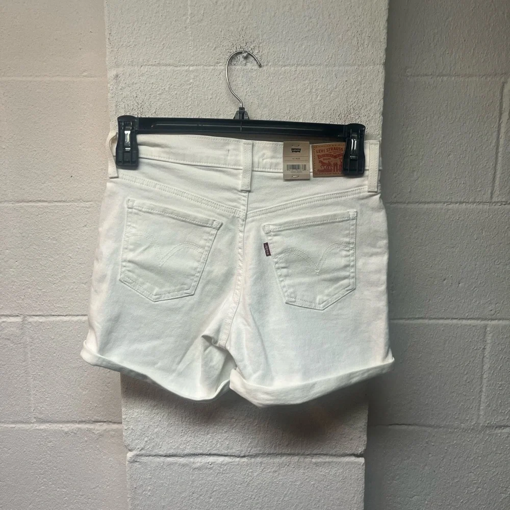 Levi's White Mid-Length Women's Denim Shorts - Classic Roll Hem - Picture 3 of 5